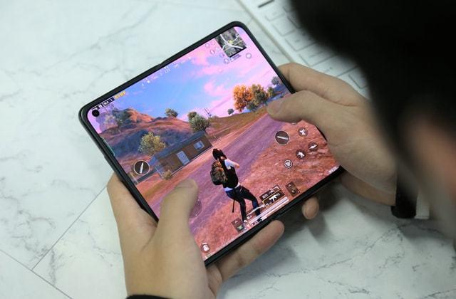 和平精英辅助【快影直装V3.0自瞄稳定版】锁头锁死自瞄 掩体变色 掩体漏打 人物透视 容器直装